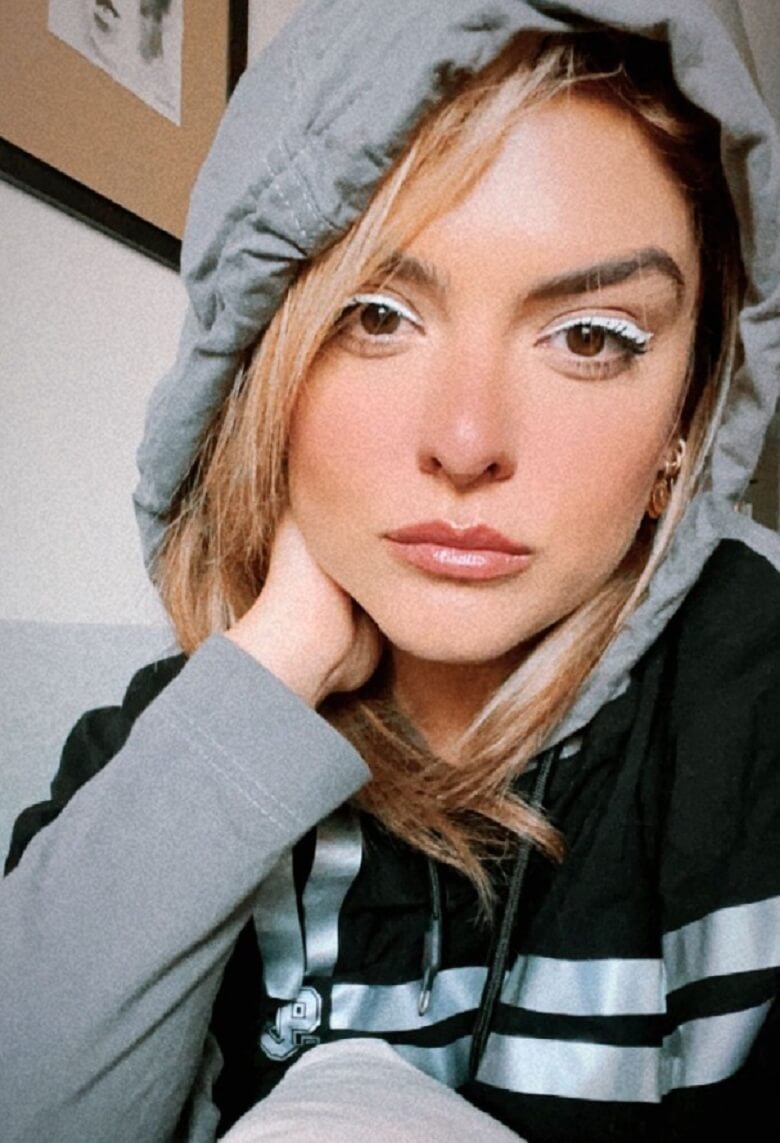 دنیا مدنی وضعیت آشفته و کلافه دارد.