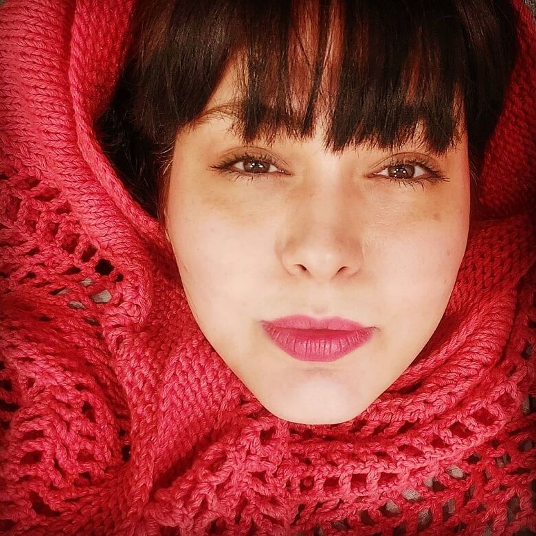 خانم بازیگر در هیبت بانوی سرخ‌پوش ظاهر شد.