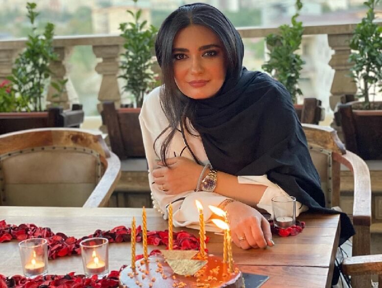 لیندا کیانی در کنار دوستانش تولد گرفت.