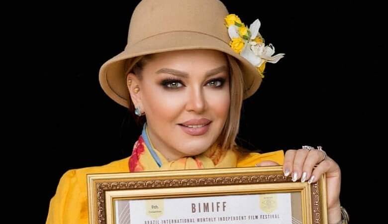 بهاره رهنما اعتماد به نفس کاذب دارد.